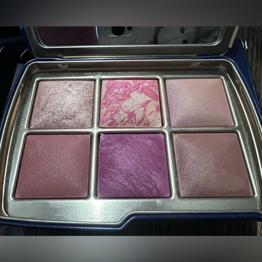 Hourglass Ambient Lighting Palette - Vibrant Multicolor - Picture 8 of 8
